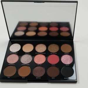 Morphe 15B Shade Artistry Palette 22.5g/.79 oz